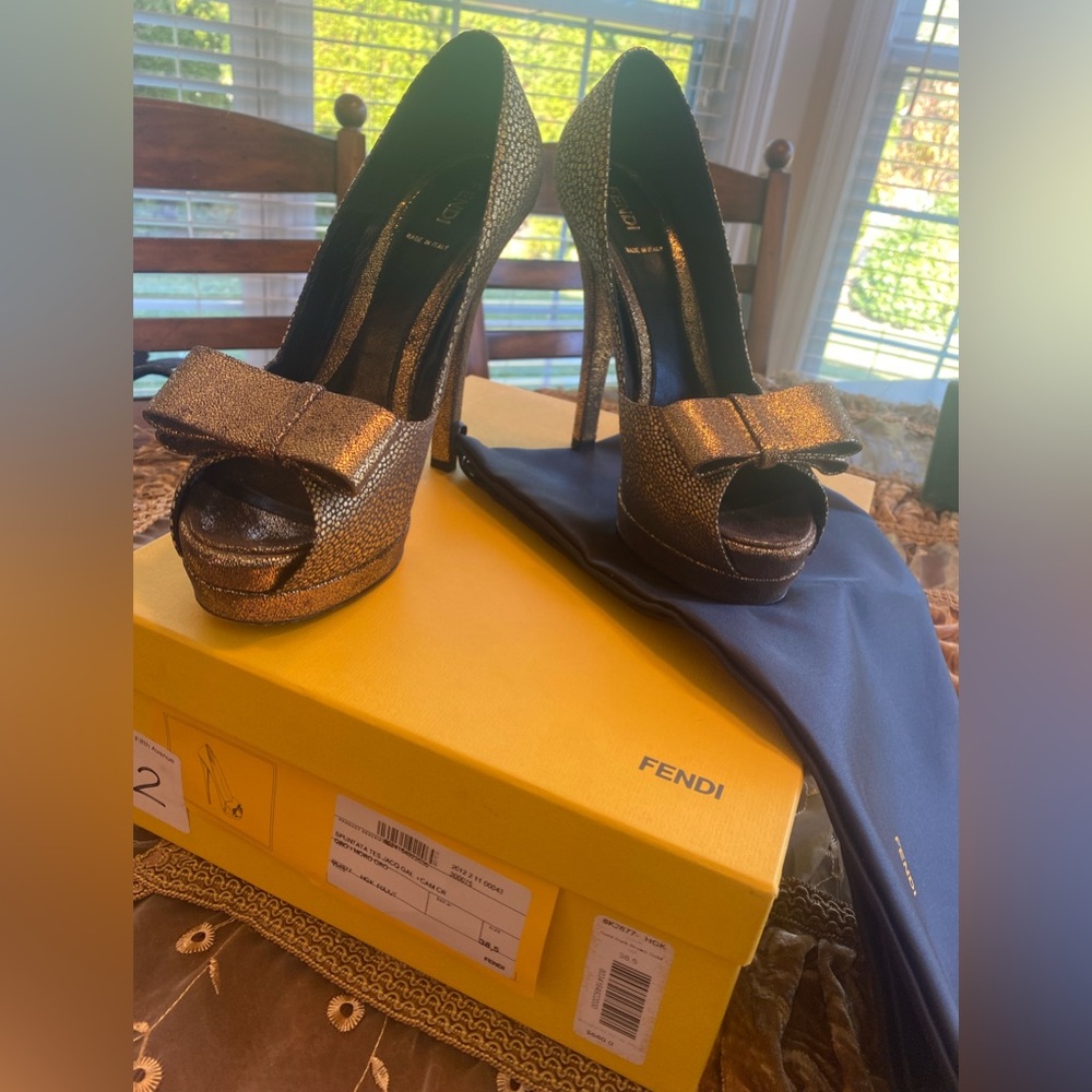 Fendi gold high heel platform pumps shoes size 38.5 US 8.5